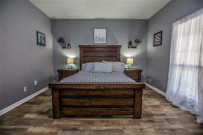 Building Photo - 87 Artesian Way