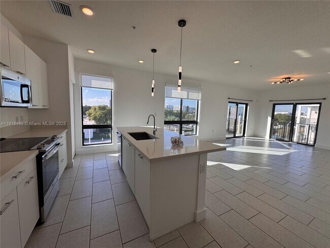 Building Photo - 8167 NW 41st St