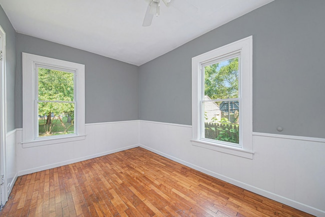 Building Photo - 817 Dorchester Ave SW