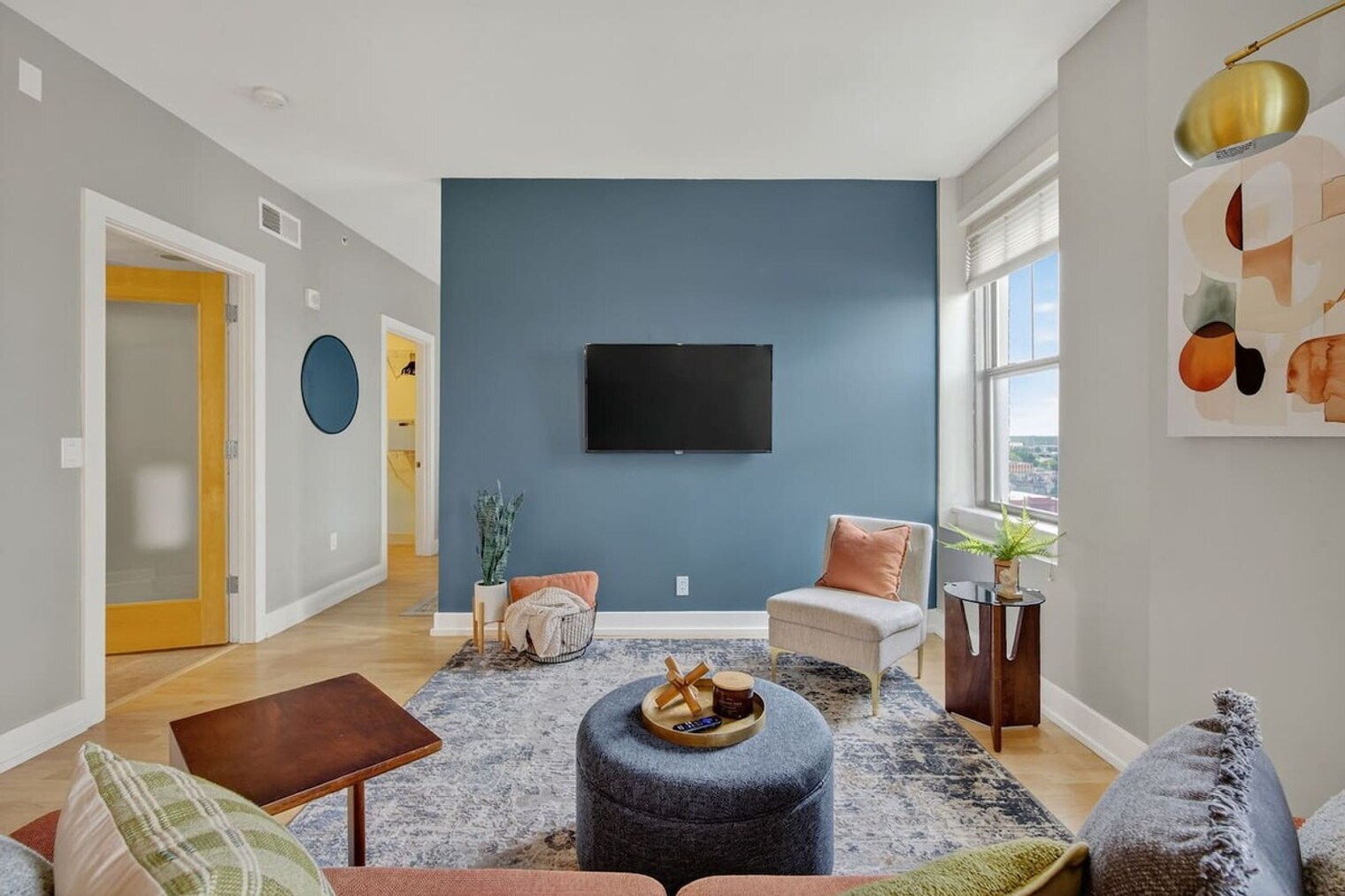 Building Photo - 400 Walnut St