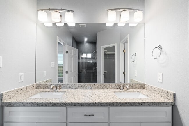 Building Photo - 1010 Tesoro Stone
