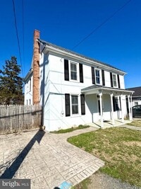 Building Photo - 508 E Main St