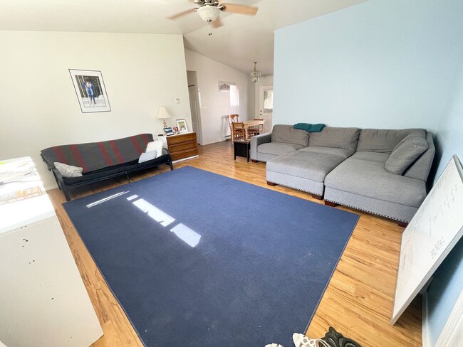 Building Photo - 3bd Home for Rent in Fairbanks! FUEL INCLU...