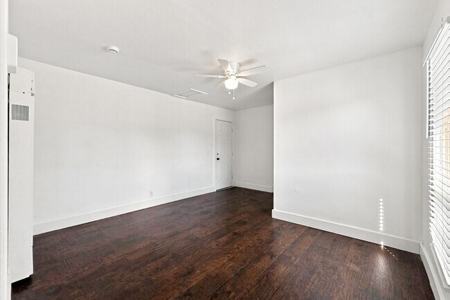 Building Photo - 2440 B Ave