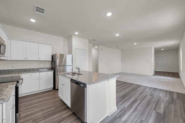 Building Photo - 15009 Ronan Dr