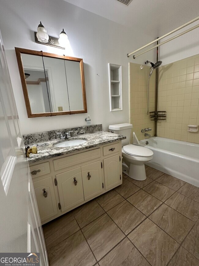 Building Photo - 3896 Northlake Creek Dr
