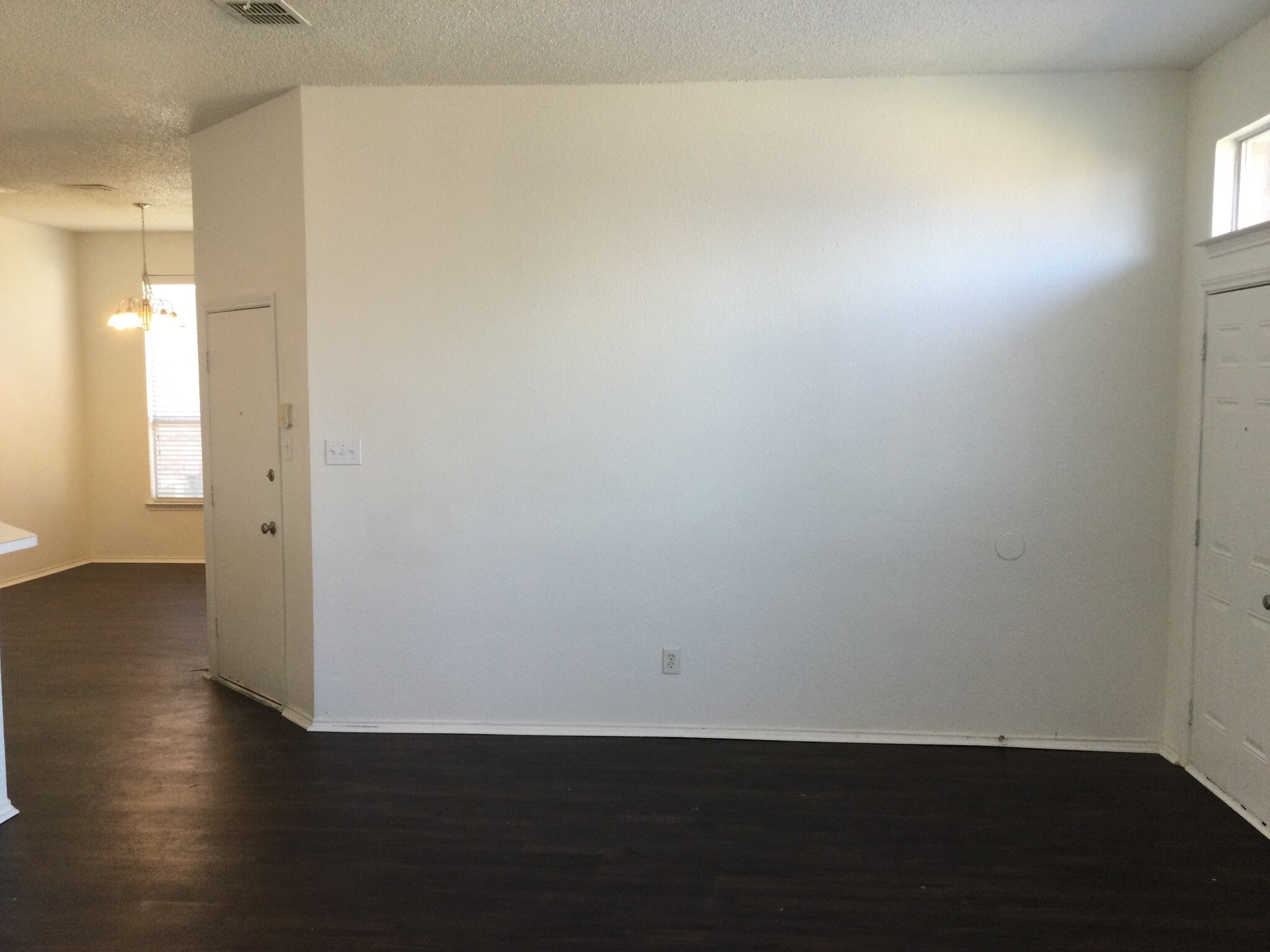 Building Photo - 300 Trailwood Dr