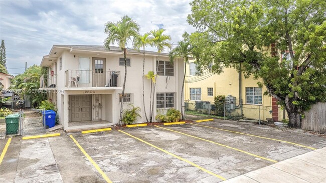 Building Photo - 2506 SW 9th St