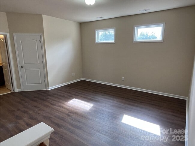 Building Photo - 2207 Eversham Dr NW
