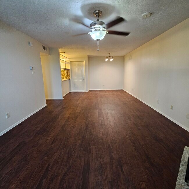 Building Photo - 11450 Audelia Rd