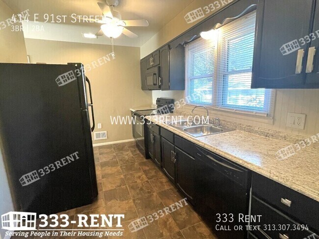 Building Photo - 414 E 91st St