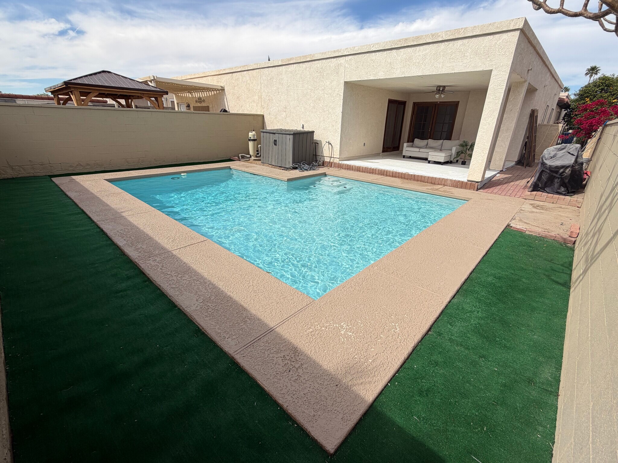 Building Photo - 729 W 37th St