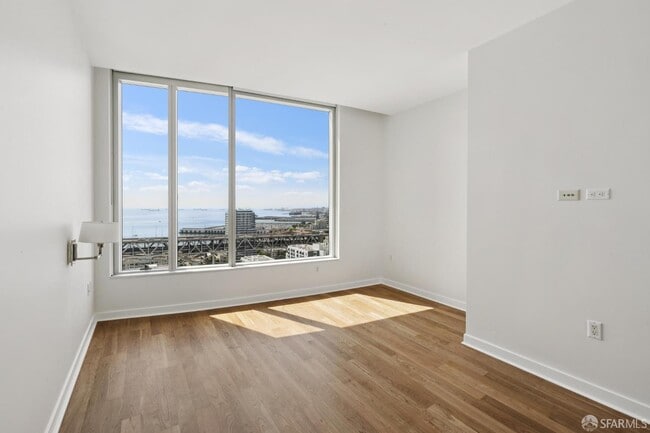 Building Photo - 301 Main St