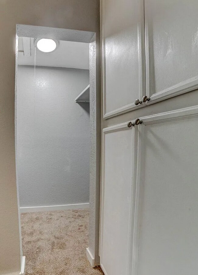 Building Photo - 42nd West Apartments