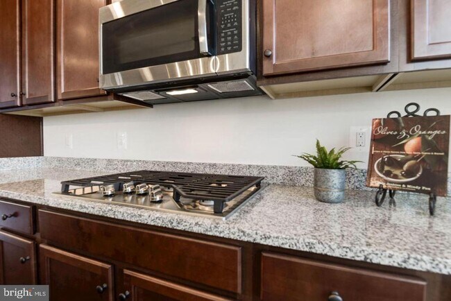 Building Photo - 42482 Dogwood Glen Square