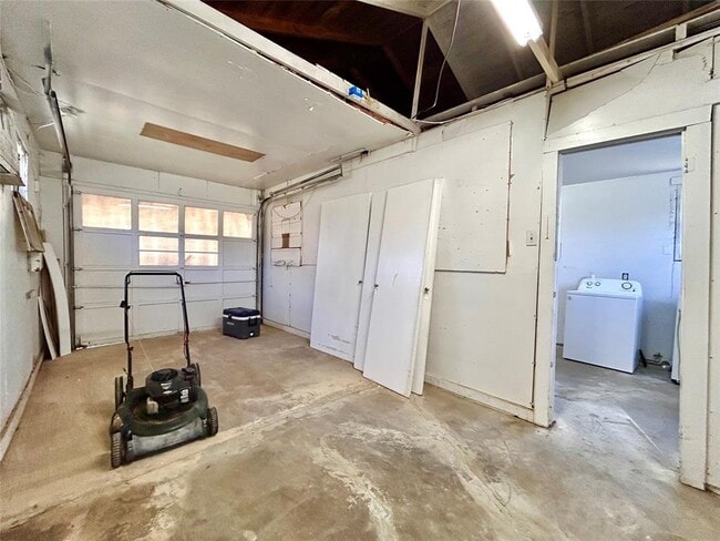 Building Photo - 5207 Shoal Creek Blvd