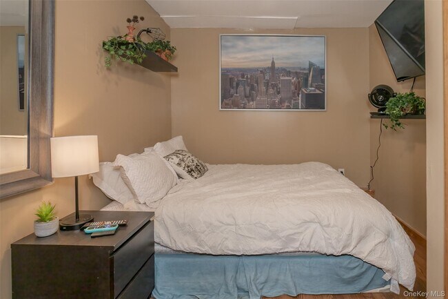 Building Photo - 31 Main St