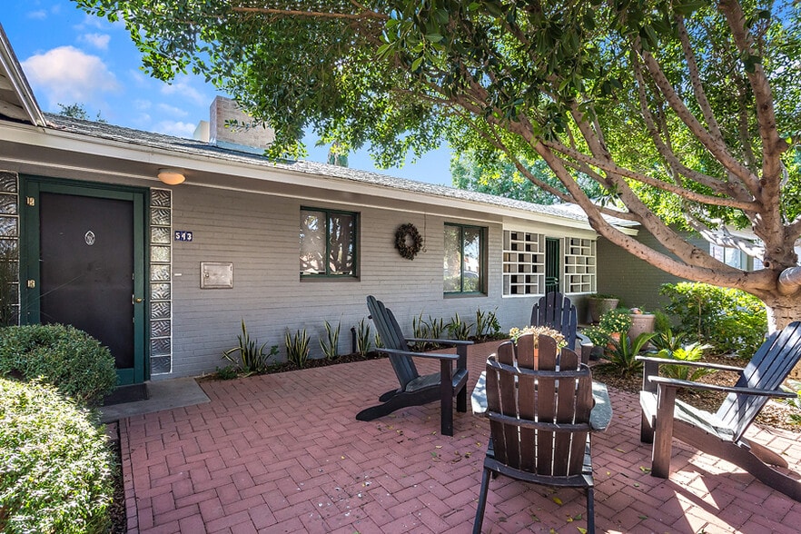 Front Entrance - 543 W Coronado Rd