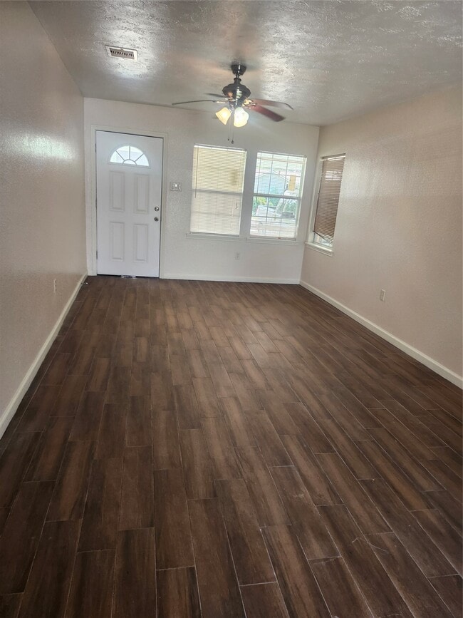 Building Photo - 8921 Laura Koppe Rd