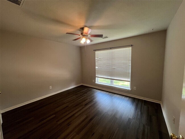 Building Photo - 11718 Short Trail Ln