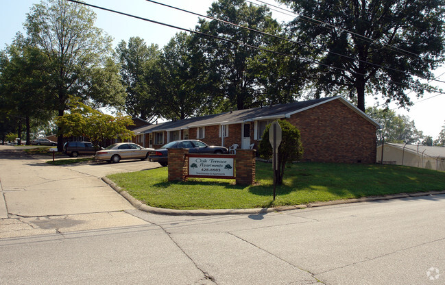 Primary Photo - Oak Terrace Apartments