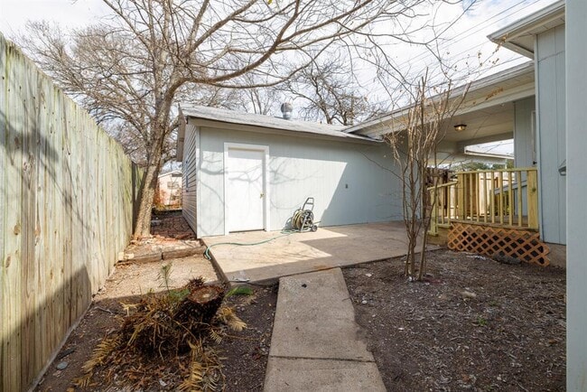 Building Photo - 1400 Ruth Ave