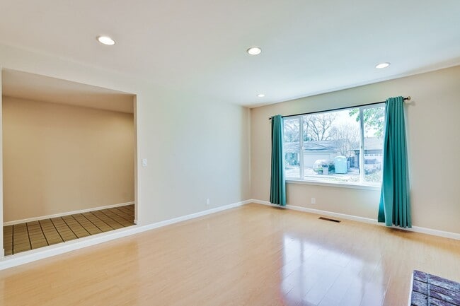 Building Photo - Spacious 1780 Sq Ft -  4b2b home in South San Jose