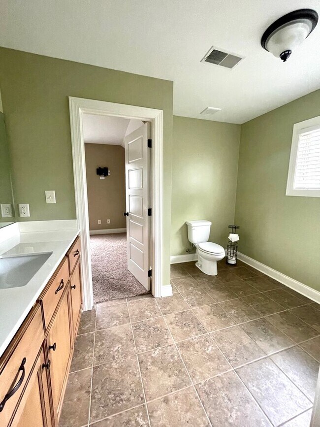 Building Photo - **DOWNTOWN JACKSON** Hub City LIFT Wellnes...