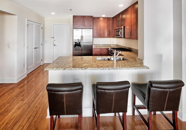 Building Photo - 1125 Maxwell Ln