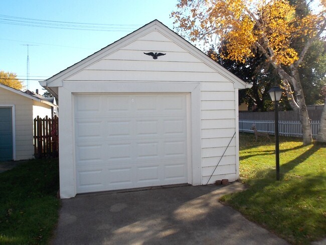 Building Photo - 7531 27th Ave