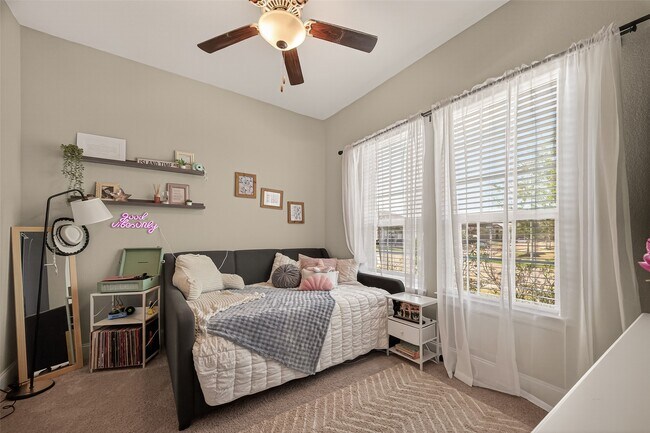 Building Photo - 3606 Canyon Dr