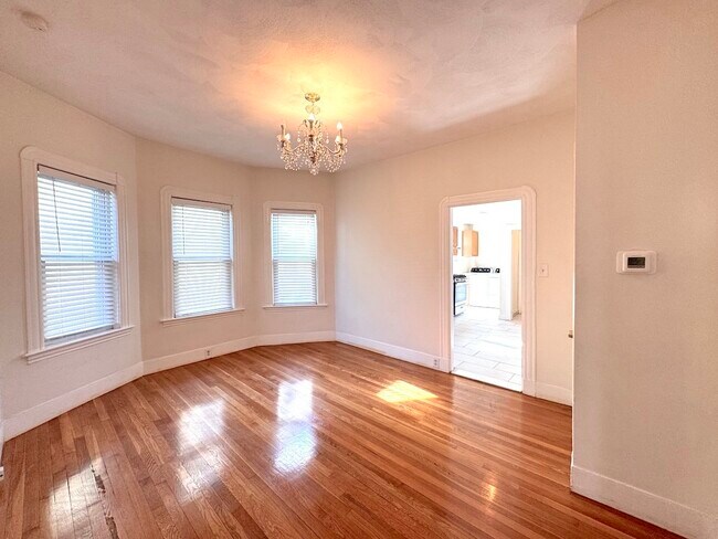 Building Photo - 59 Judson St