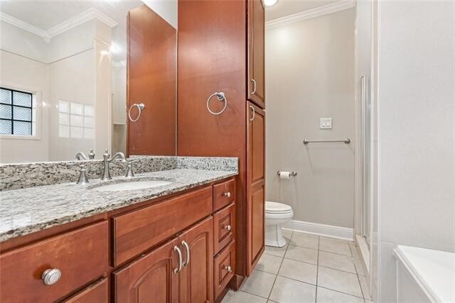 Master Bath - 323 W Robert E Lee Blvd