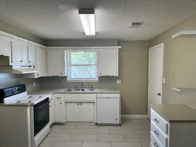 Building Photo - 721 N Bristow Ave