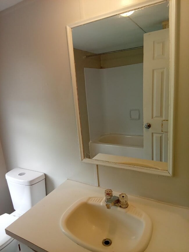 Building Photo - 2504 Winston Churchill Dr