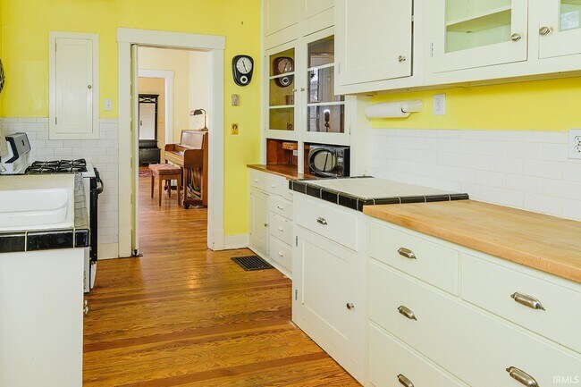 Building Photo - 720 S Park Ave