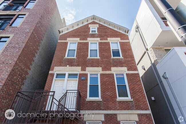 Building Photo - 1817 W Armitage Ave
