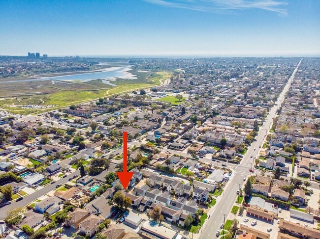 Building Photo - Eastside Costa Mesa Gem