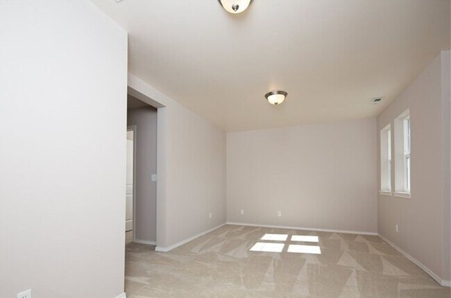Building Photo - 3 bedroom Townhome in Renton Highlands