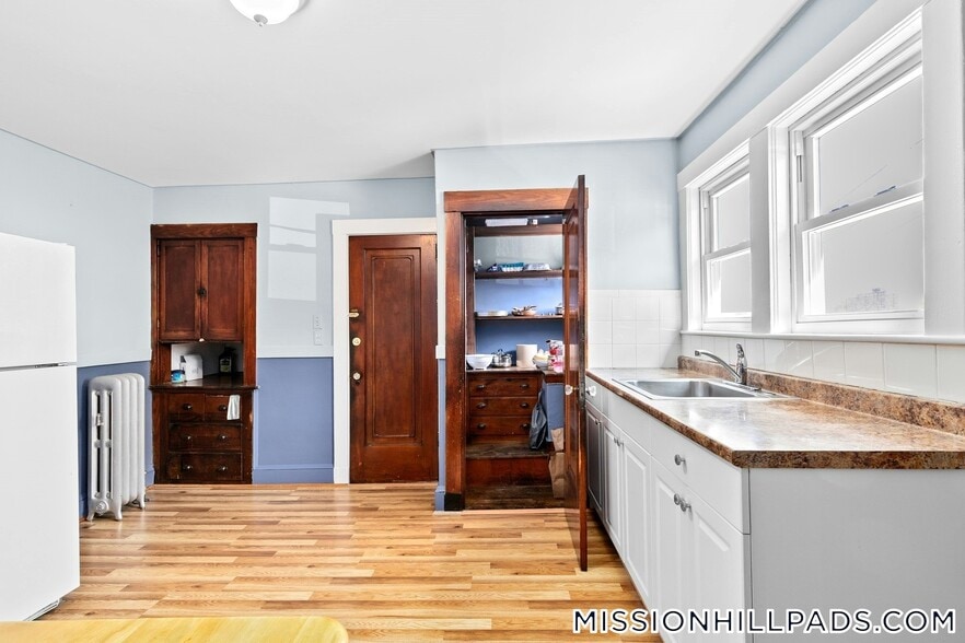 Building Photo - 155-157 Hillside St.