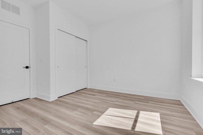 Building Photo - 8102 Donatello Dr