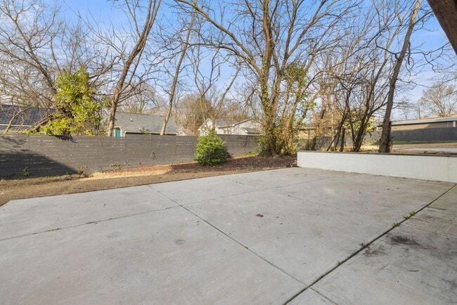 Building Photo - Modern 4-bedroom, 3 bathroom in the heart of Durham