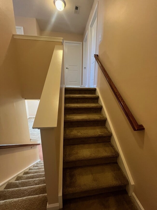 Building Photo - Coming Soon – Available November 1st! Spacious 4-Bedroom Home