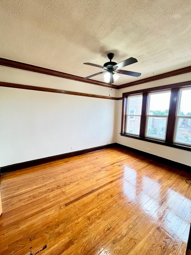Building Photo - 2150 N Kildare Ave