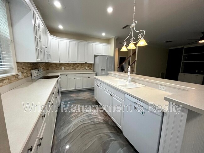 Building Photo - 1005 Misty Hollow Ln