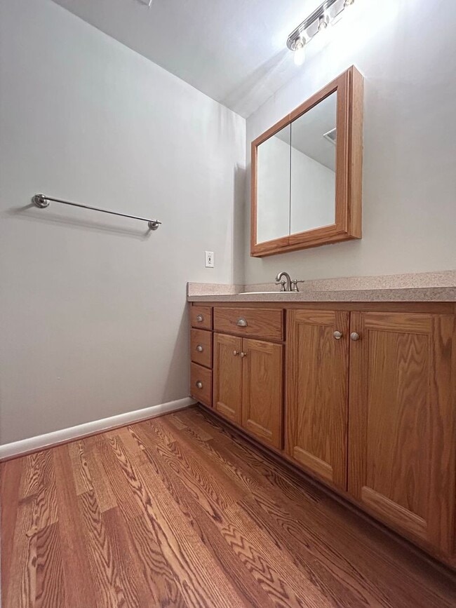 Building Photo - Stylish & Spacious 3-Bed Home! "ASK ABOUT OUR ZERO DEPOSIT"