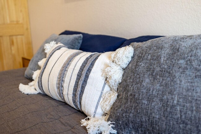 Building Photo - 51 Dakota Ln