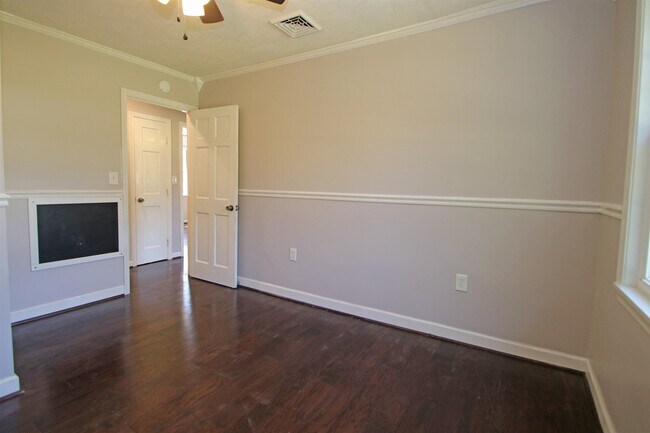 Building Photo - 3404 Friedens Church Rd