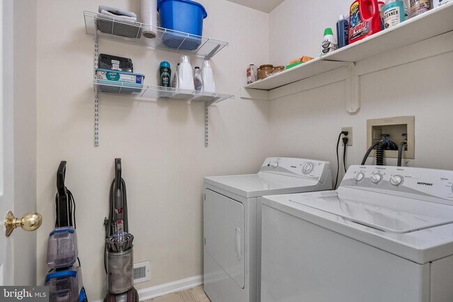 Building Photo - 177 La Costa Dr