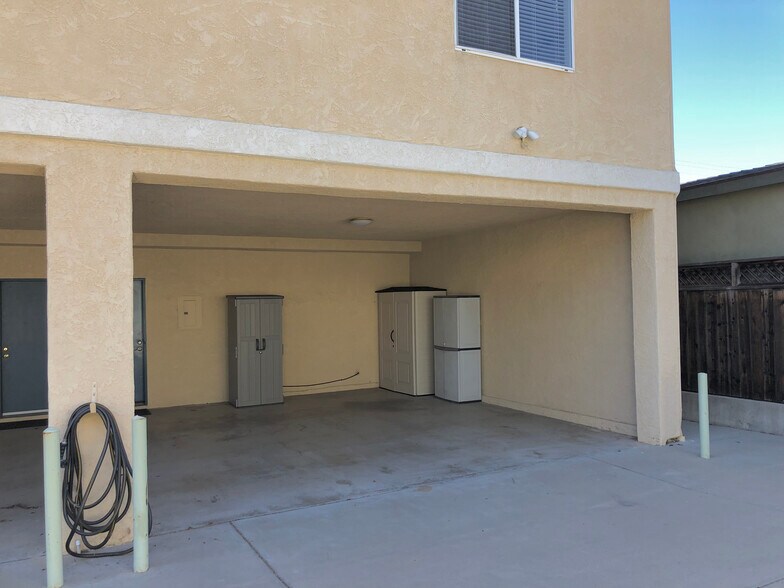 Carport - 186 Hurst Ave